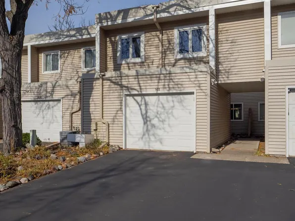 911 120th Ln NW, Coon Rapids, MN 55448