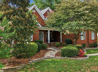 206 Yale Ln, Chapel Hill, NC 27517