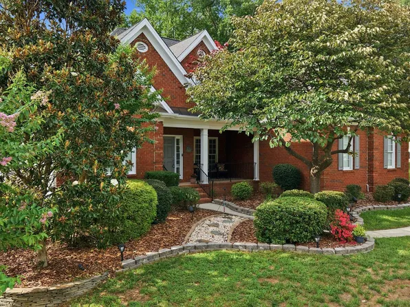 206 Yale Ln, Chapel Hill, NC 27517