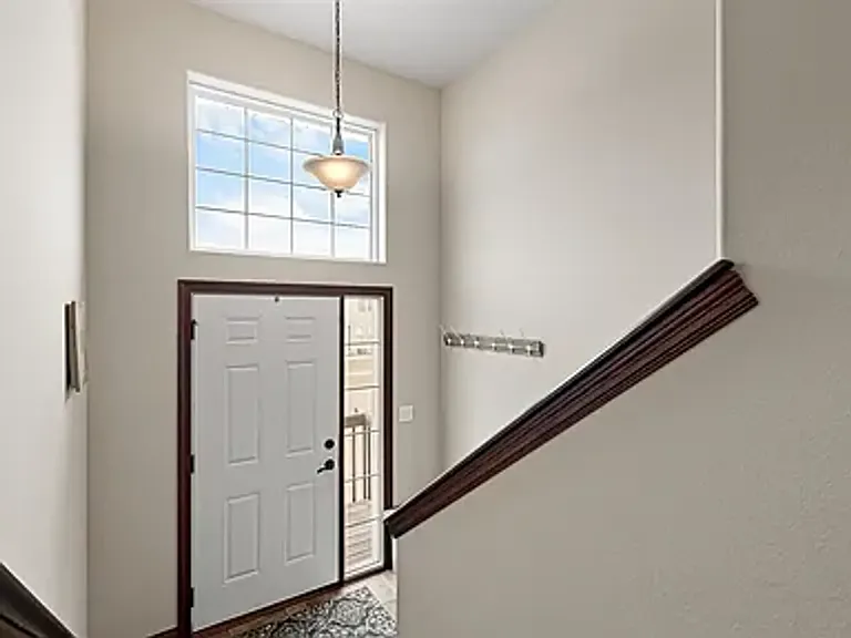 457 Bainberry St — Photo 4