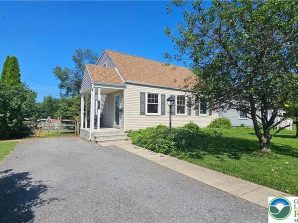 438 Locust Rd, Hellertown, PA 18055