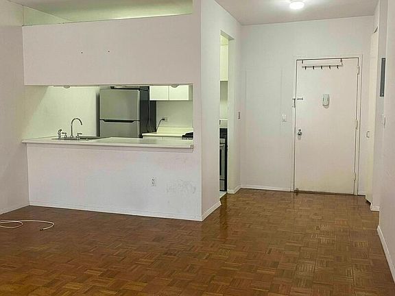 3rd image of 350 Albany St APT 4K