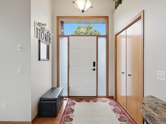 3rd image of 375 Rowena Ct S