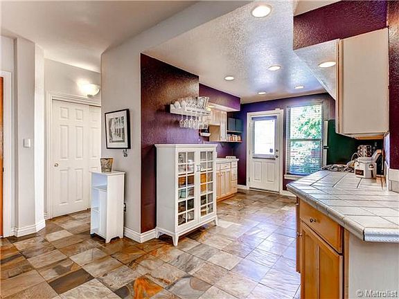 4th image of 1100 N Logan St #16