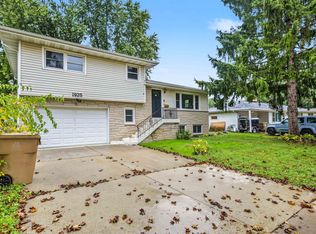 1925 Elka Ln, Madison, WI 53704