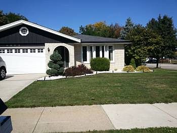 1st image of 6400 W 93rd St