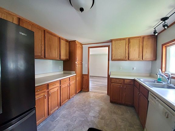5th image of 917 Charles St