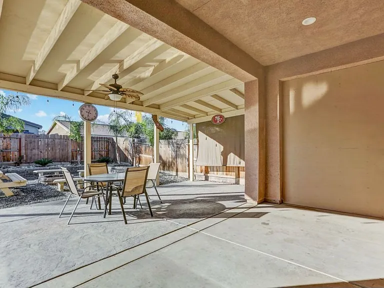 2525 W Connelly Ave — Photo 22