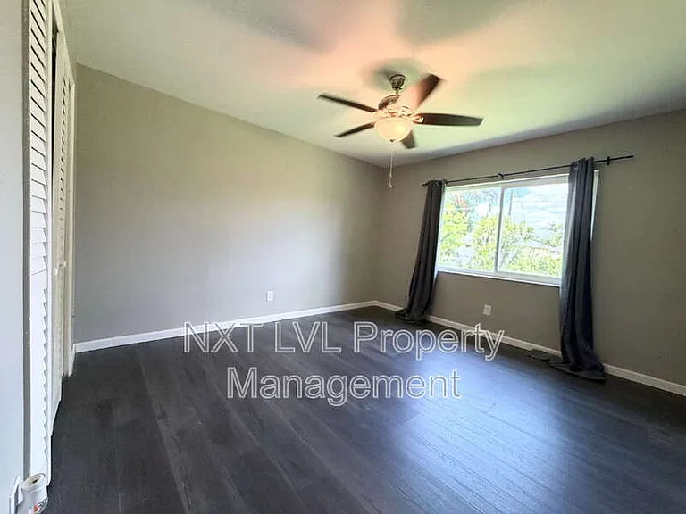 205 SE 18th St — Photo 11