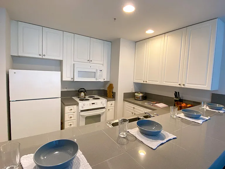 321 10th Ave S #706 — Photo 5