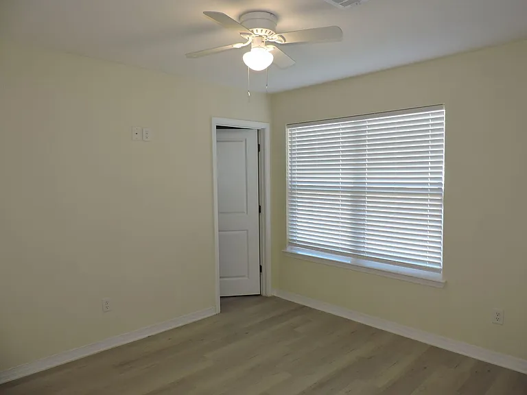 1000 Polk Ave — Photo 12