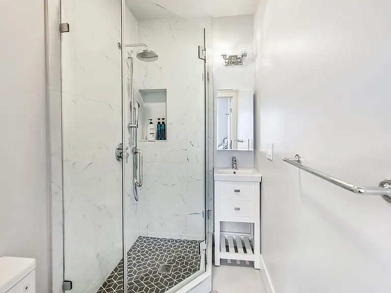 1026 Capp St — Photo 39