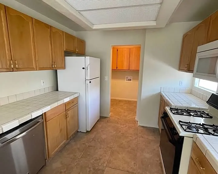 8829 Cornwall Glen Ave — Photo 14