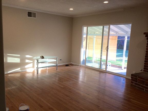 2nd image of 601 S Magnolia Ave