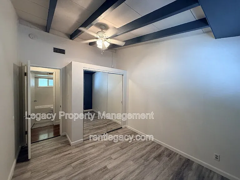 3844 Milton Way — Photo 17