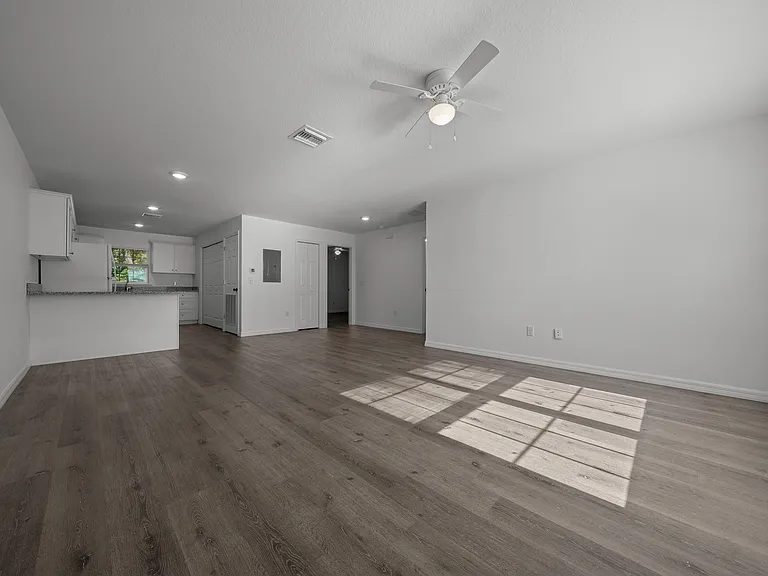 1537 NE 14th St — Photo 17
