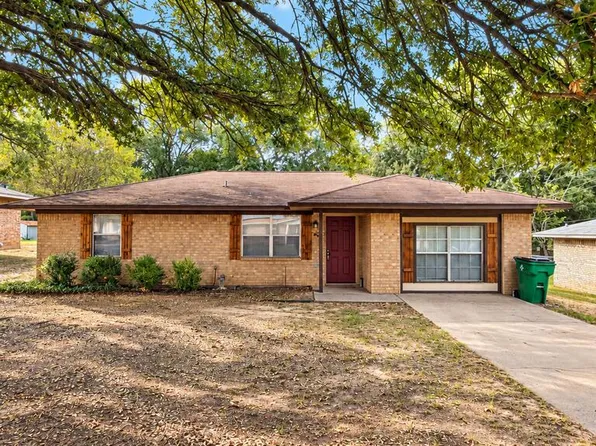 412 Middleton St, Palestine, TX 75803