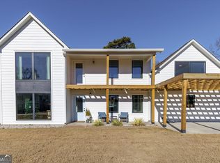 921 Pine Cir, Woodstock, GA