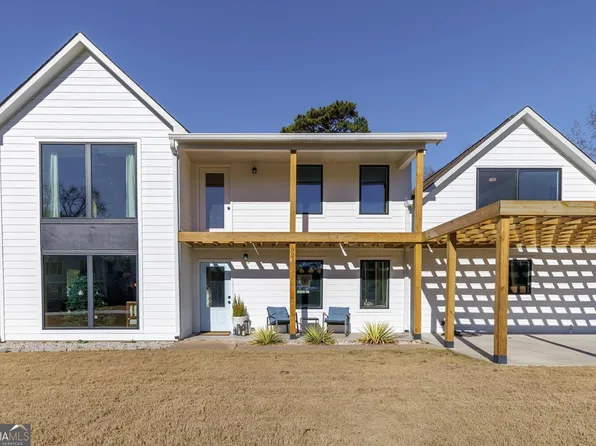 921 Pine Cir, Woodstock, GA 30189