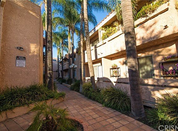 3rd image of 8020 Langdon Ave Unit 207