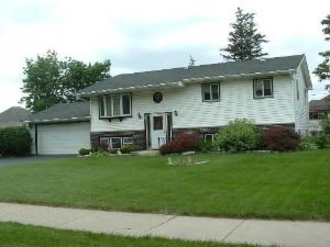 604 N West Ave photo 1
