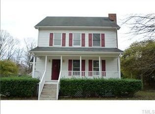 1516 Twin Lake Dr, Holly Springs, NC 27540