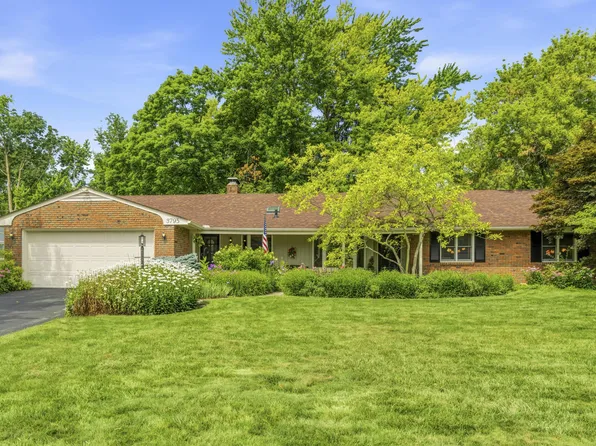 3795 Surrey Hill Pl, Columbus, OH 43220