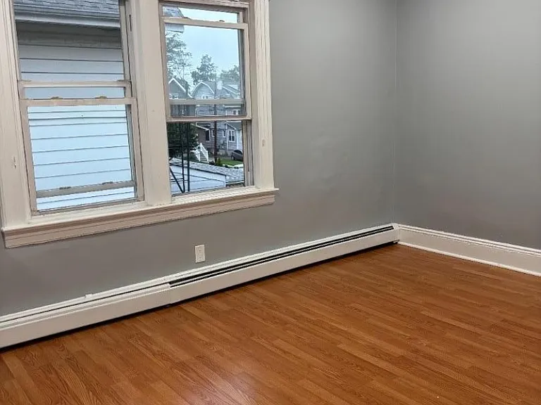 347 Elmora Ave — Photo 4