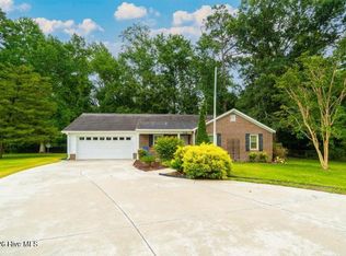 706 Barbour Rd, Morehead City, NC 28557