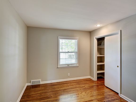 5th image of 9549 Horton St