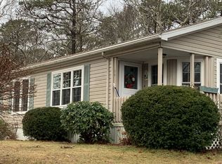 34 Barnfield Dr, Plymouth, MA 02360