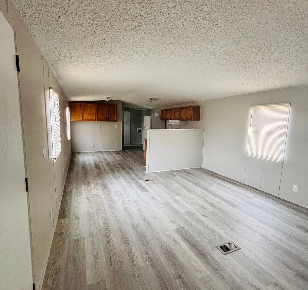 3 bed, $990 — Photo 3