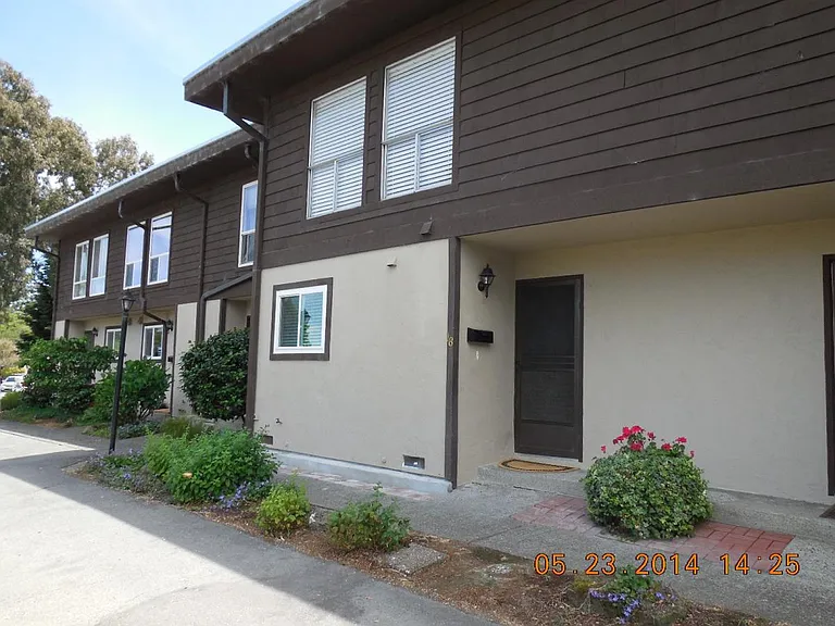 Pixley Ave — Photo 9