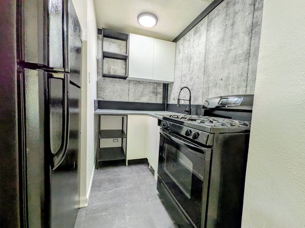 822 8th Ave APT 4
