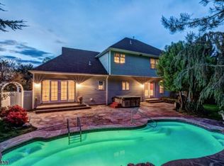 37 Tall Timber Dr, Morristown, NJ 07960