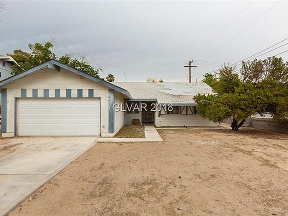 2nd image of 2562 Palma Vista Ave