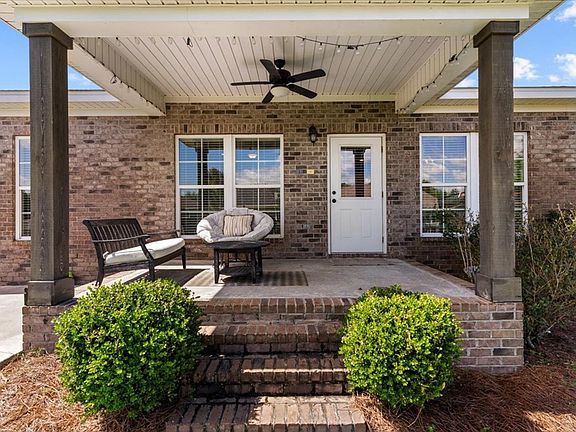 4th image of 411 Londonberry Dr