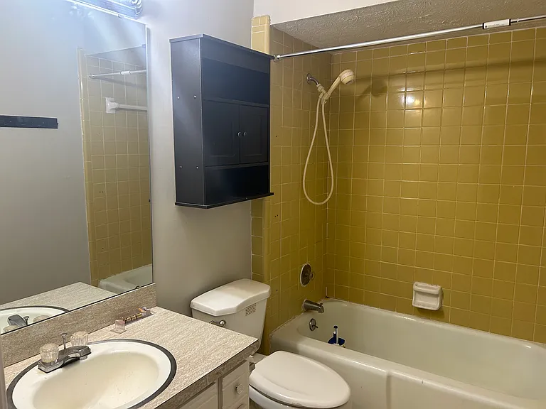1810 Spring Valley Dr — Photo 11