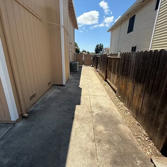 131 Glasgow Way — Photo 95
