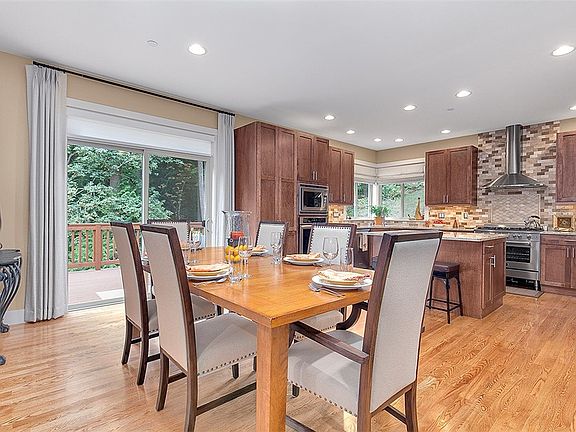 4th image of 259 208th Ave NE