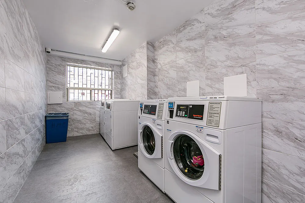 Islington Apartments — Photo 4