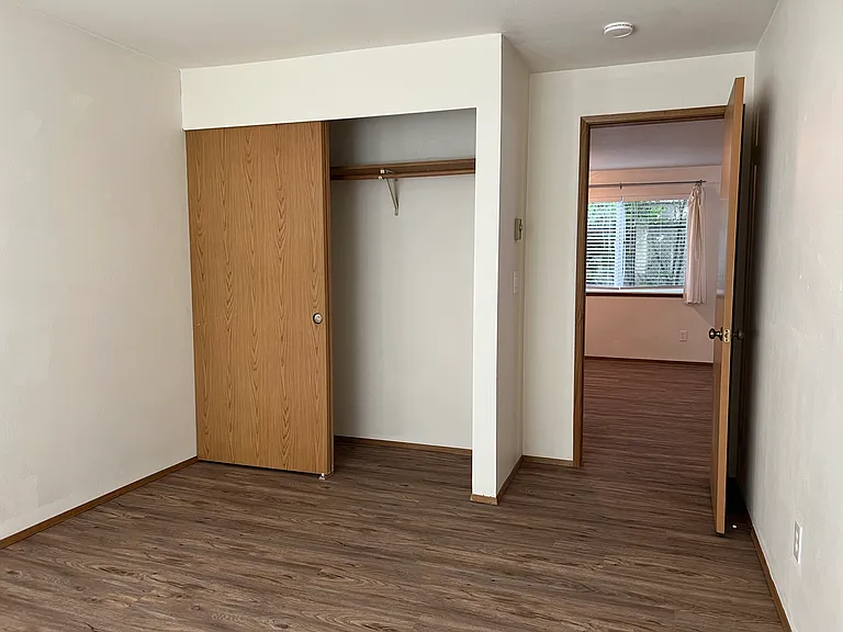 4550 7th Ave NE #101 — Photo 6