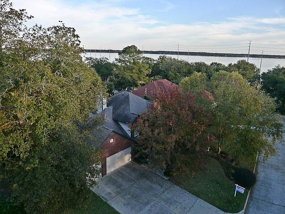 2nd image of 19514 Suncove Ln