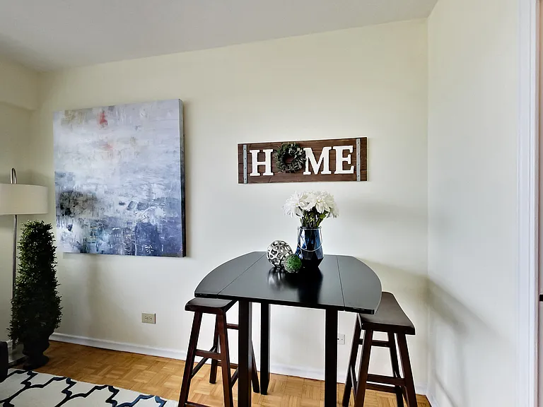 23 Lascelles Blvd — Photo 45