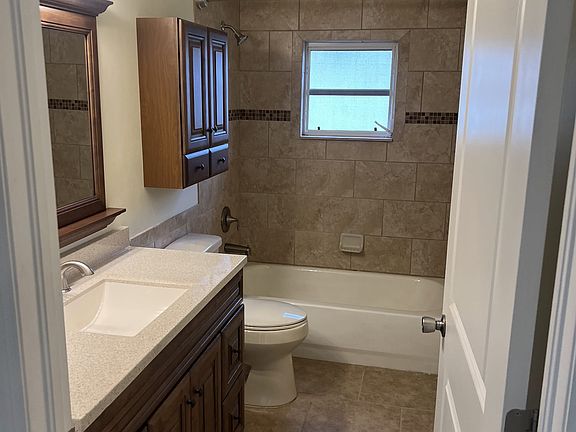 4th image of 2621 Cape Coral Pkwy W