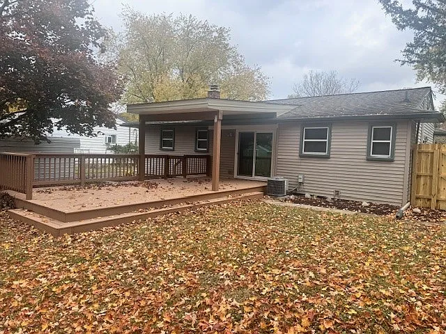 3 bed, 1.5 bath, 984 sqft, $2,400 — Photo 3