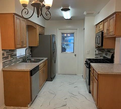 3rd image of 1093 Sunshine Way SW