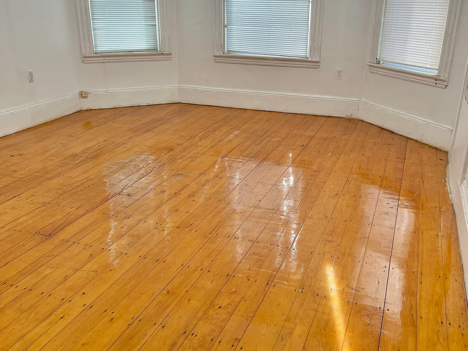 3 bed, 1100 sqft, $3,600 — Photo 1