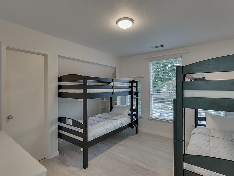 6319 Windmill Cir — Photo 25