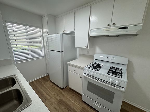4th image of 1530 Purdue Ave #3